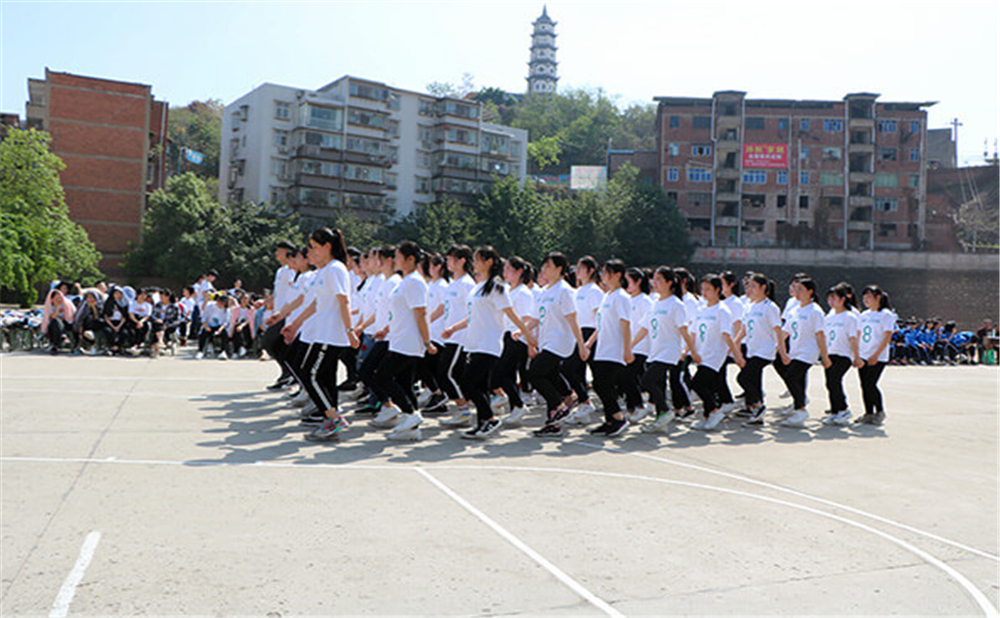 威遠縣自強中學(xué)學(xué)校詳細地址在什么地方？