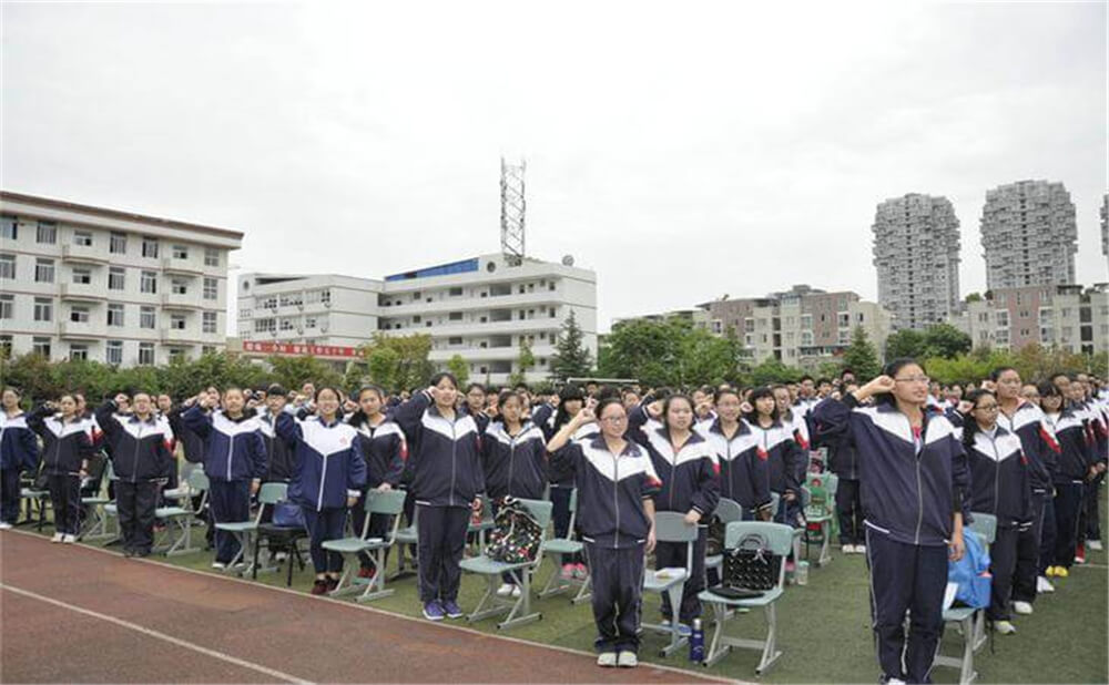 龍泉二中的高中住宿怎么樣？