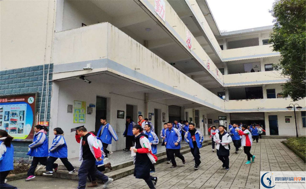 樹德懷遠(yuǎn)中學(xué)的高中住宿好不好？